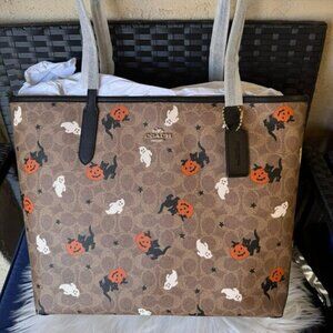 New Coach City Tote In Signature Canvas With Halloween Print CW450